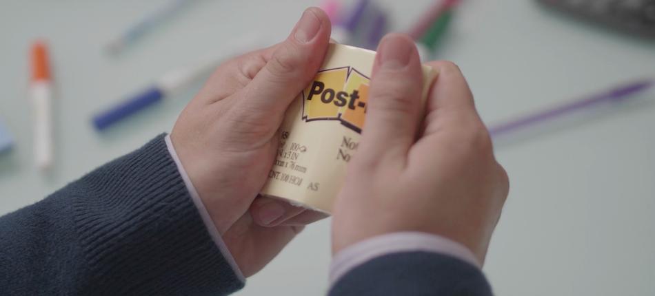 Post+it+ +thumb